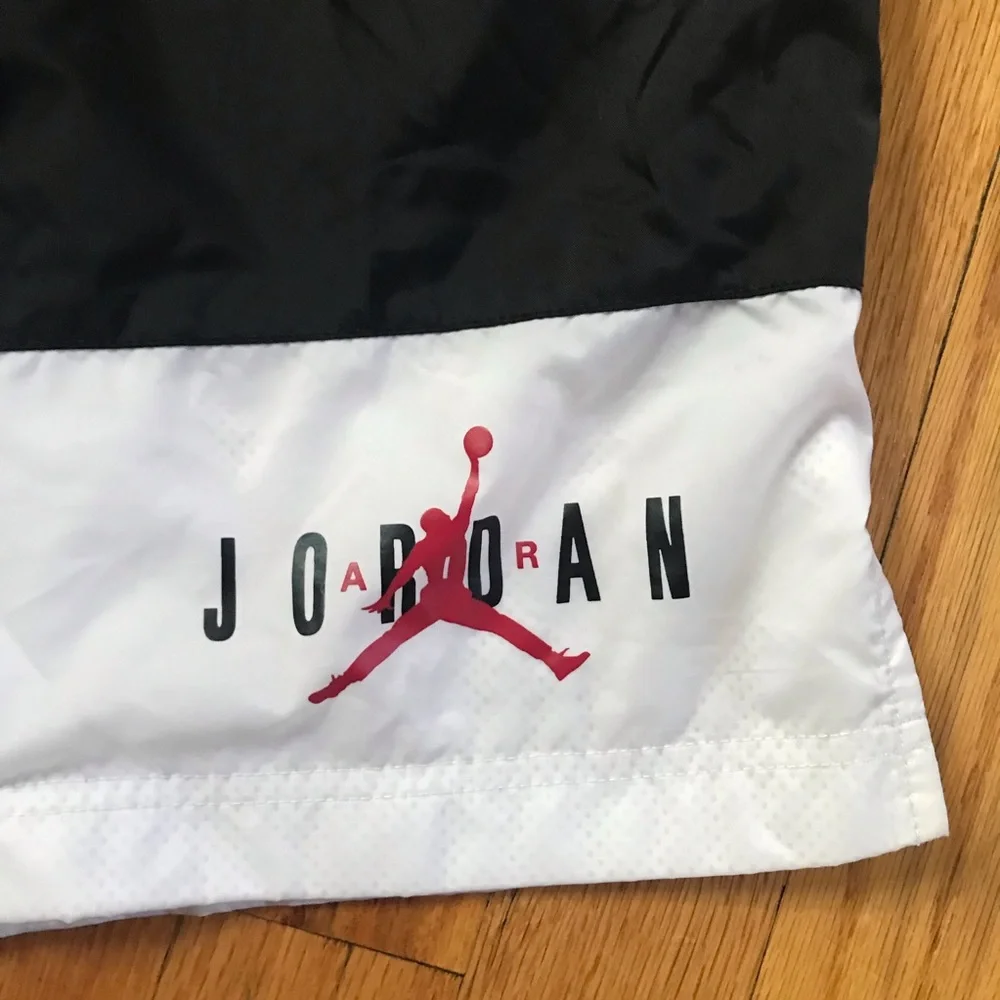 Jordan Black White Woven Shorts XXL